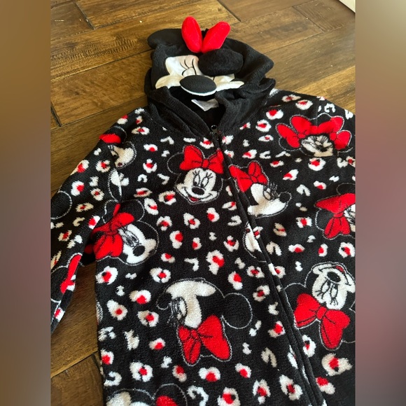 Minnie Mouse Fuzzy Onesie - Picture 2 of 10